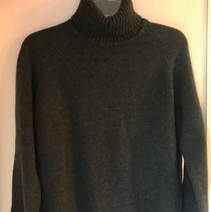 Pria Turtleneck Knit Sweater M